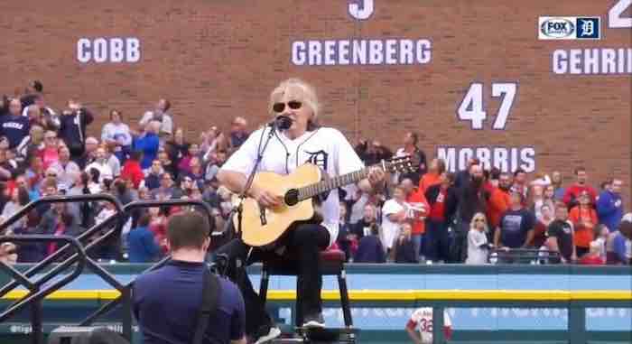 Like he did during the 1968 World Series, José Feliciano sings the anthem Saturday