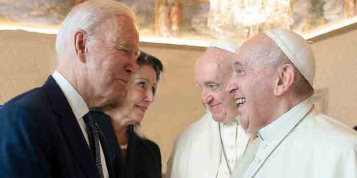 Holy Communion For Biden & Pelosi Not Up To Clergy But To Their Own Conscience