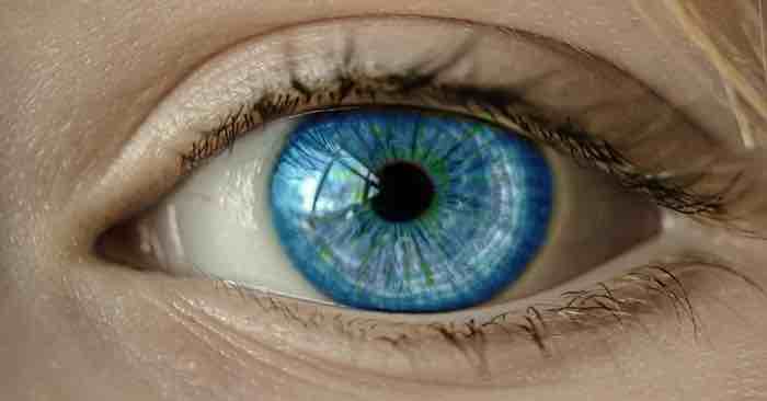 Color-changing contact lens could enhance monitoring of eye disease treatments