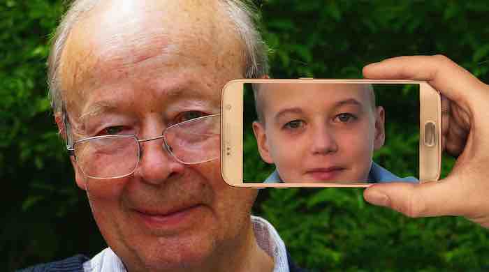 Bridging generations online for health