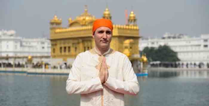 Hilarious: Justin Trudeau Dresses Like Indian Stereotype in India and Gets Slammed